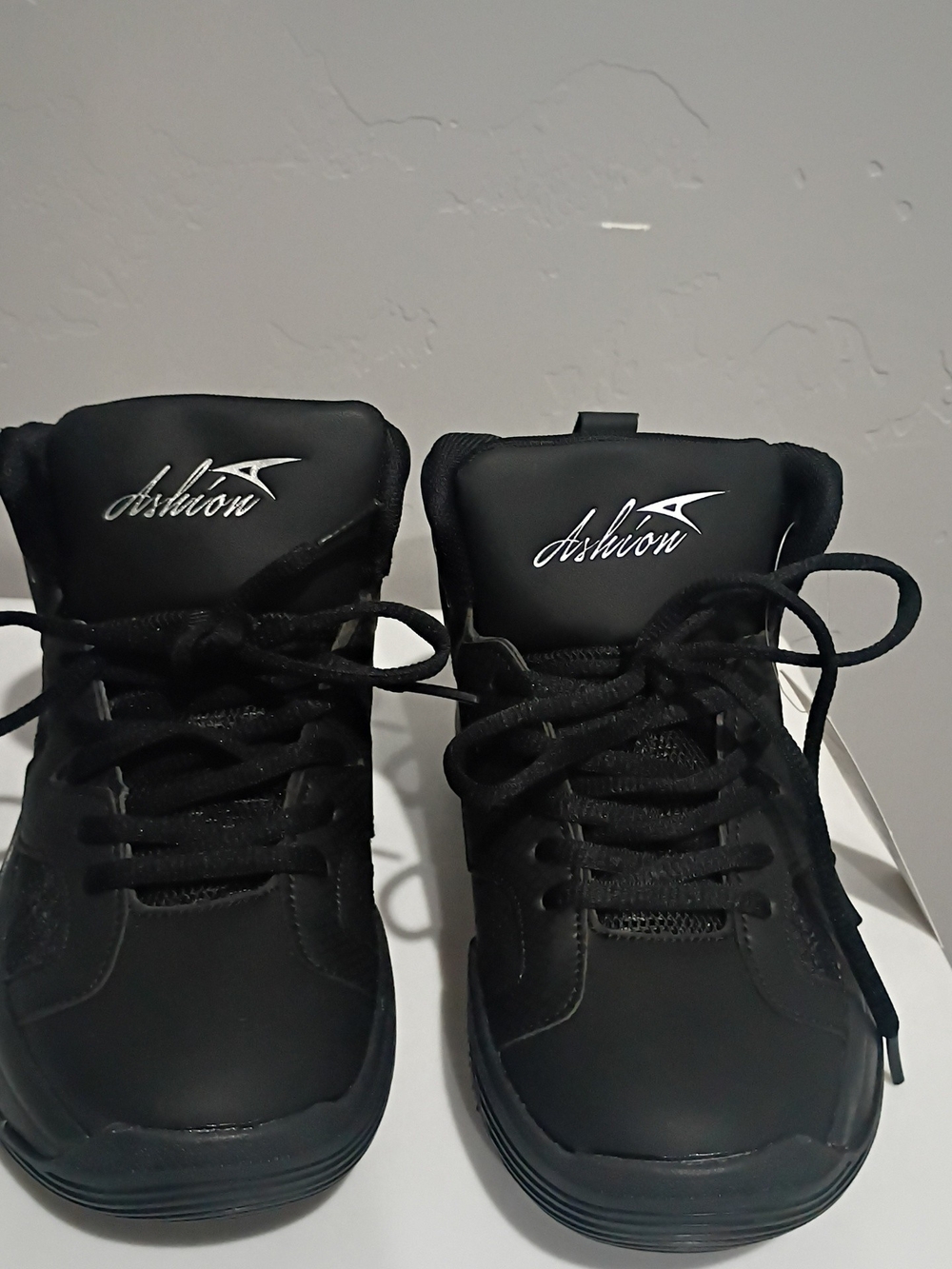 Kids Black High-Top Basketball Sneakers with '96' Graphic - Picture 5 of 8
